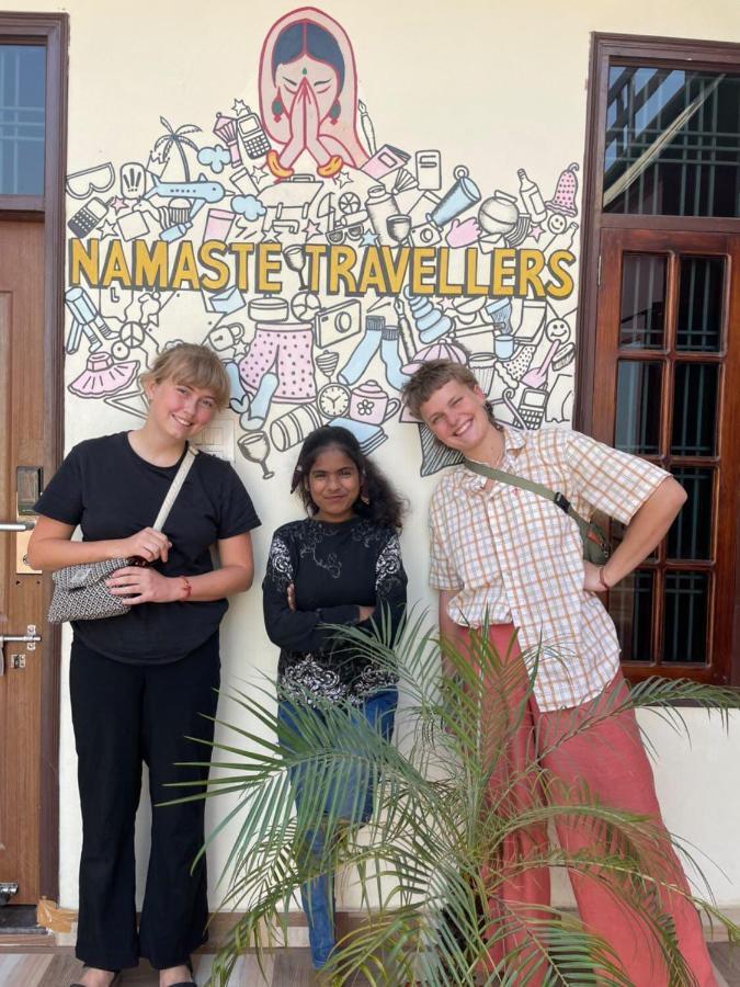 Hashtag Traveler'S Vandrarhem Lucknow Exteriör bild
